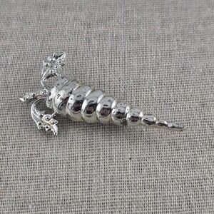 Vintage Carrot Turnip Vegetable Jewelry Silver‎ Tone Gardening Brooch Lapel Pin